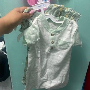 Light green for 6 months never worn and has tags and hanger